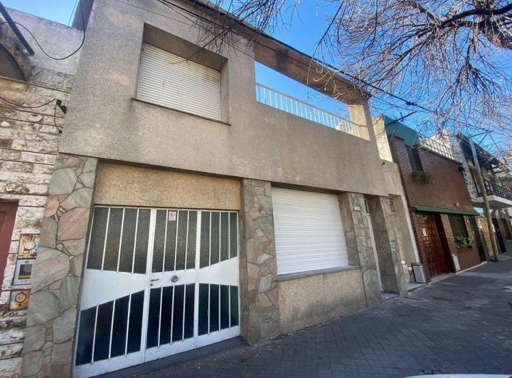 Casa · 141m² · 4 Ambientes · 1 Cochera