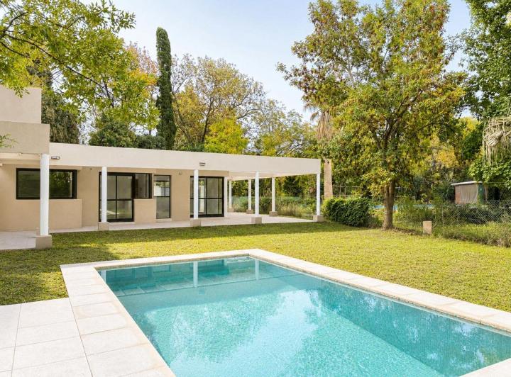 Casa · 96m² · 4 Ambientes · 1 Cochera