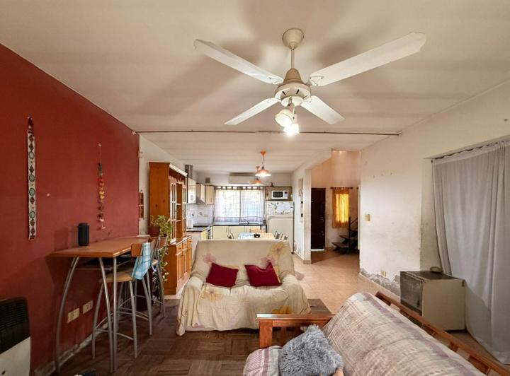 Casa · 145m² · 5 Ambientes · 1 Cochera