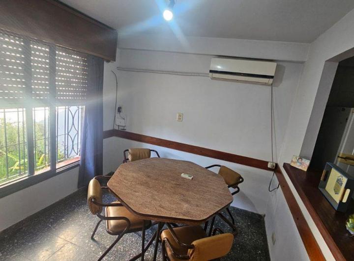 Casa · 171m² · 7 Ambientes · 1 Cochera