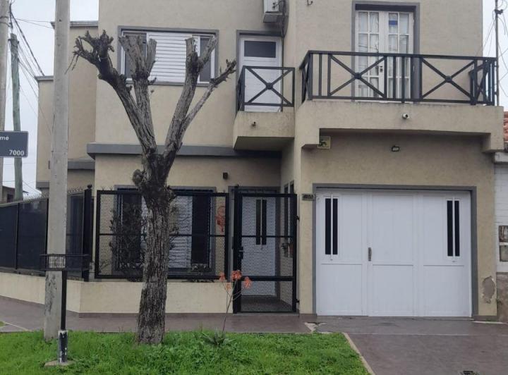 Casa · 193m² · 1 Ambiente · 1 Cochera
