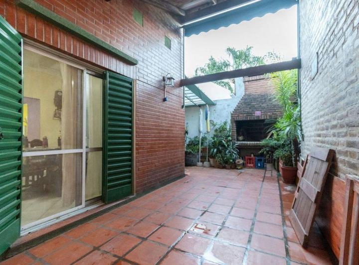 Casa · 121m² · 4 Ambientes · 1 Cochera