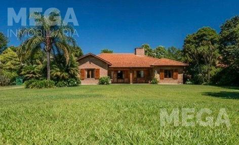 Casa · 1540m² · 8 Ambientes · 2 Cocheras