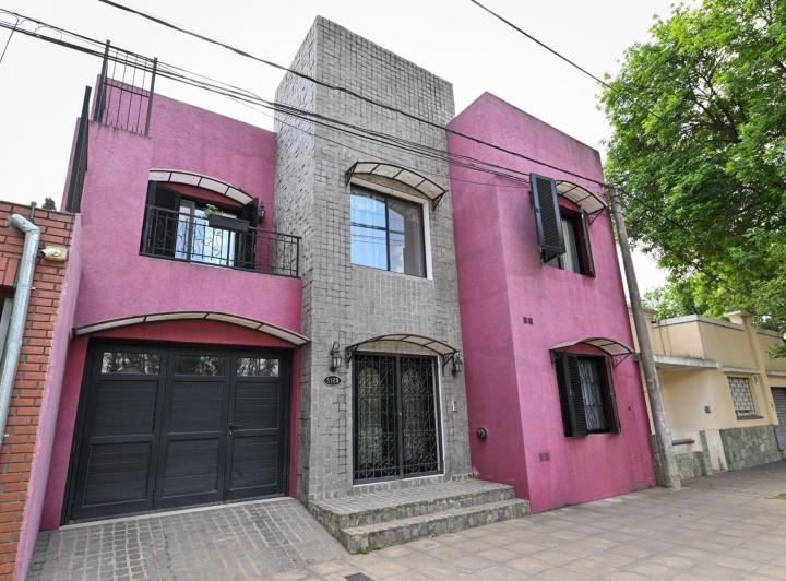 Casa · 249m² · 4 Ambientes · 2 Cocheras