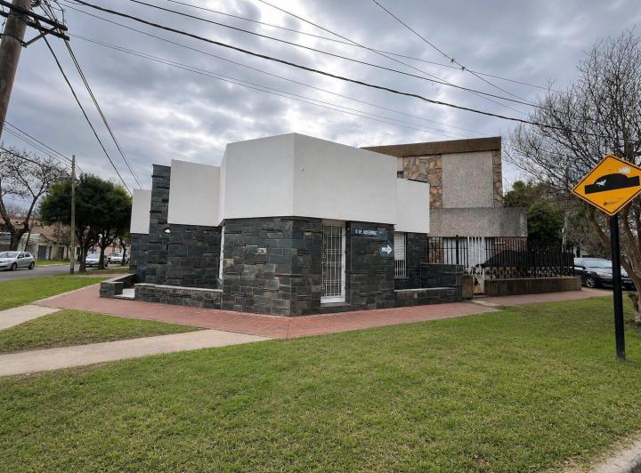 Casa · 122m² · 5 Ambientes · 2 Cocheras
