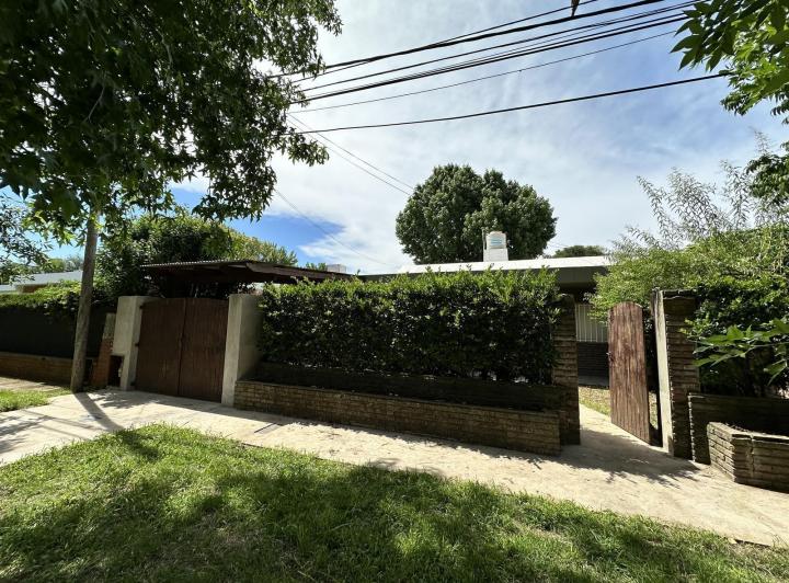 Casa · 123m² · 4 Ambientes · 1 Cochera