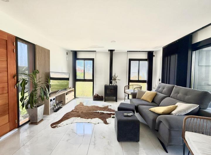 Casa · 127m² · 4 Ambientes · 2 Cocheras