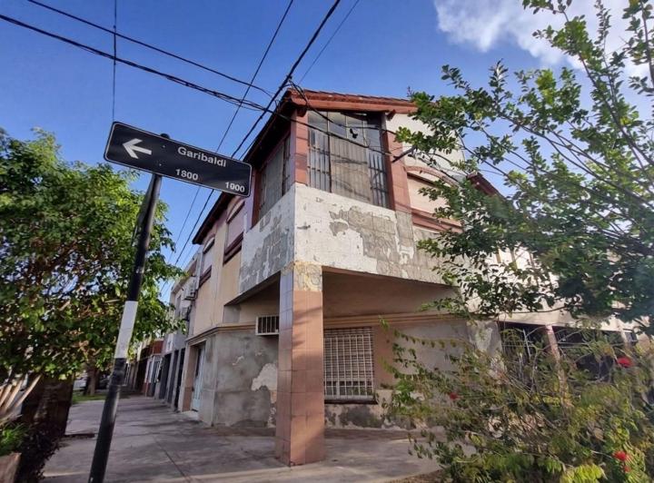 Casa · 258m² · 6 Ambientes · 2 Cocheras