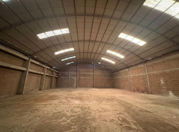 Bodega-Galpón · 600m² · 1 Ambiente · 8 Cocheras