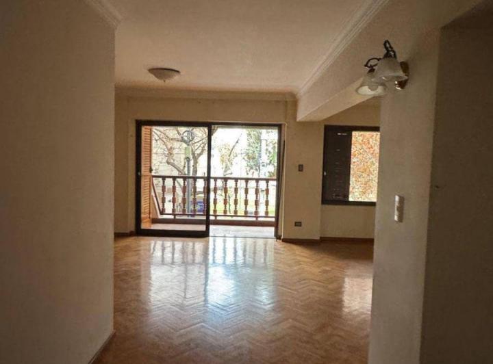 Departamento · 400m² · 8 Ambientes · 2 Cocheras