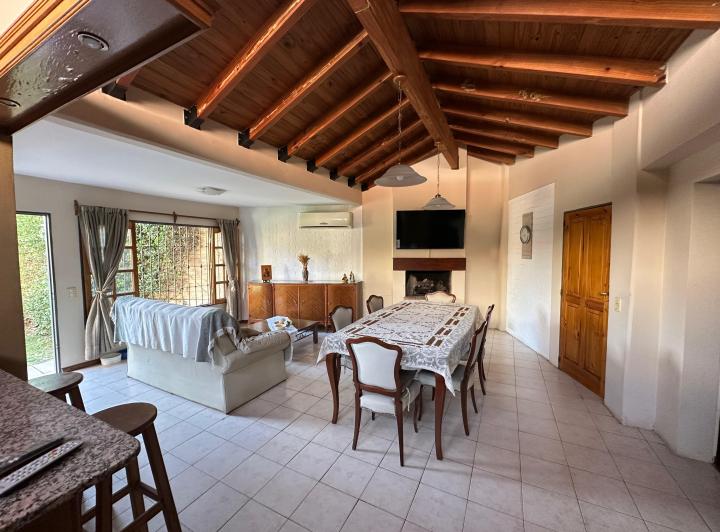 Casa · 120m² · 5 Ambientes · 2 Cocheras