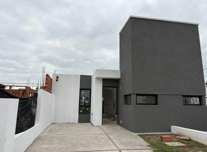 Casa · 64m² · 2 Ambientes · 1 Cochera