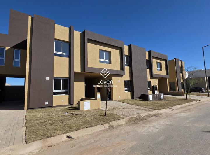Casa · 110m² · 3 Ambientes · 1 Cochera