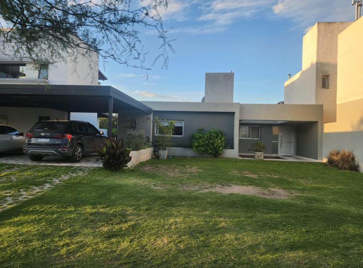 Casa · 200m² · 6 Ambientes