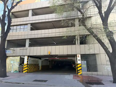Cochera en Venta en Mendoza, Capital