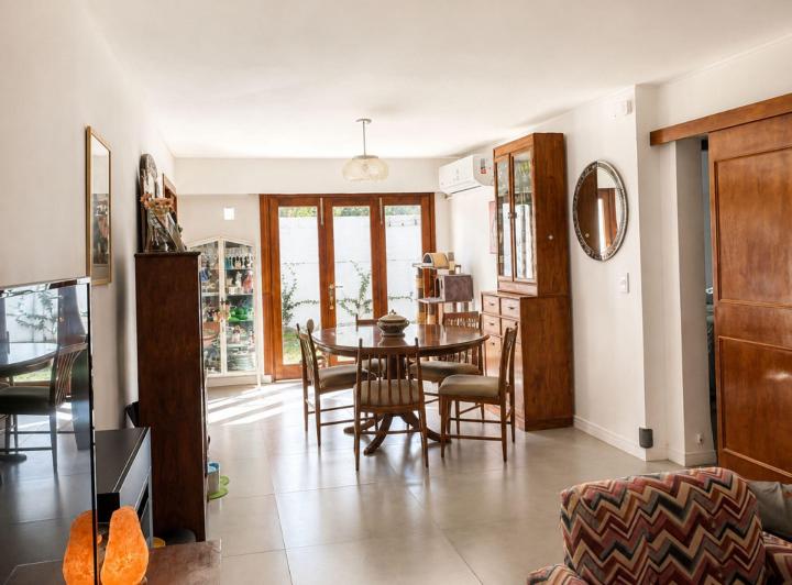 Casa · 120m² · 6 Ambientes · 1 Cochera