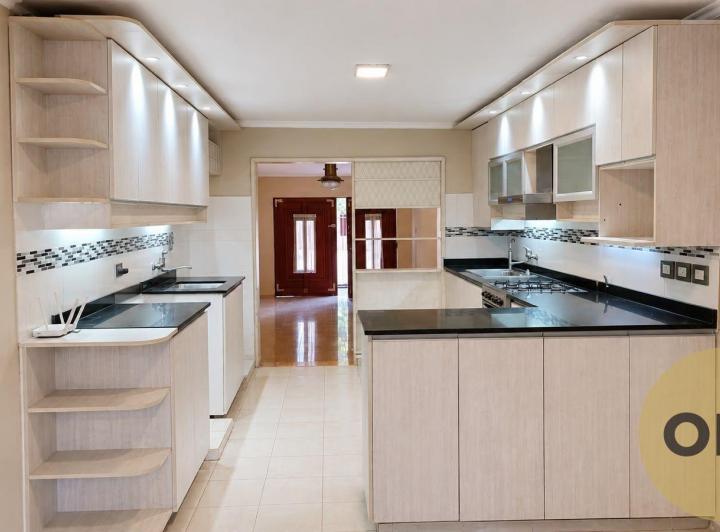 Casa · 170m² · 3 Dormitorios · 1 Cochera