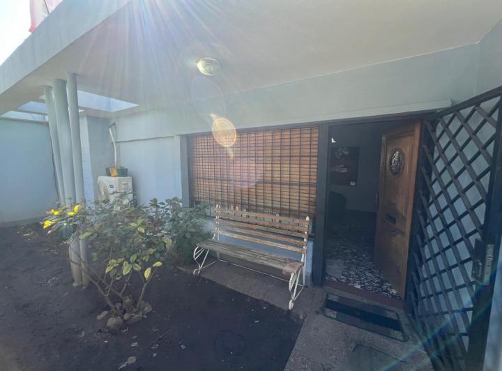 Casa · 300m² · 10 Ambientes · 1 Cochera