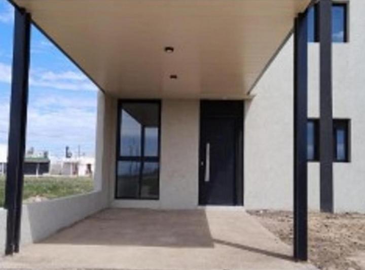 Casa · 90m² · 3 Ambientes · 1 Cochera