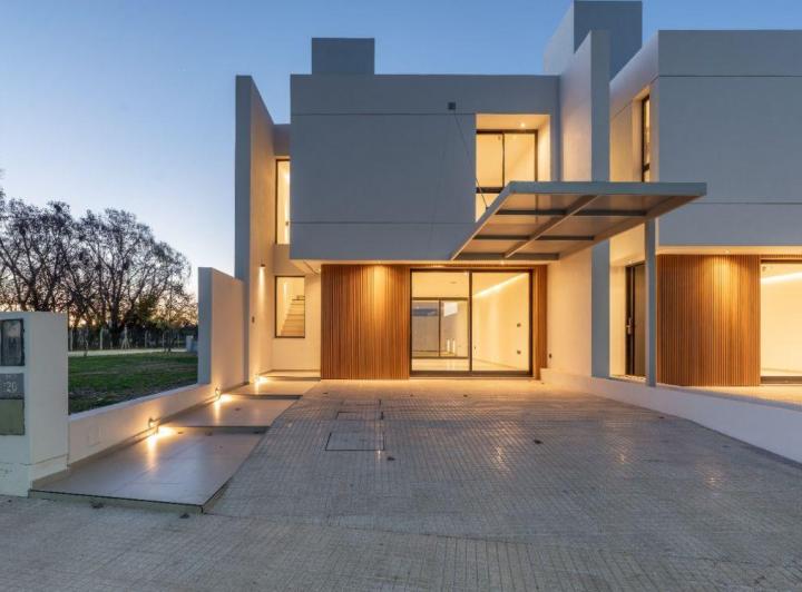 Casa · 165m² · 1 Ambiente · 1 Cochera