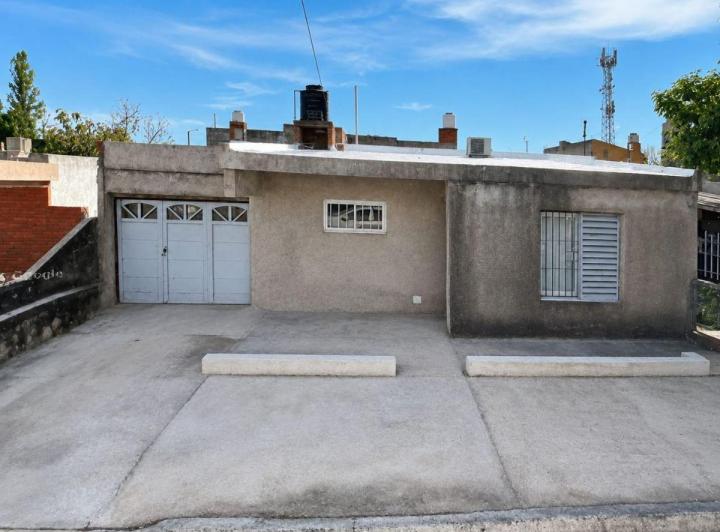 Casa · 70m² · 4 Ambientes · 1 Cochera