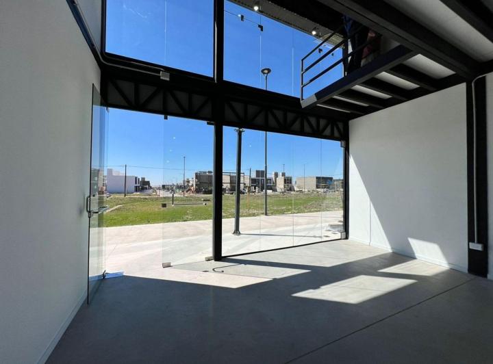 Local comercial · 160m²
