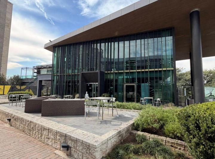 Local comercial · 800m² · 3 Ambientes
