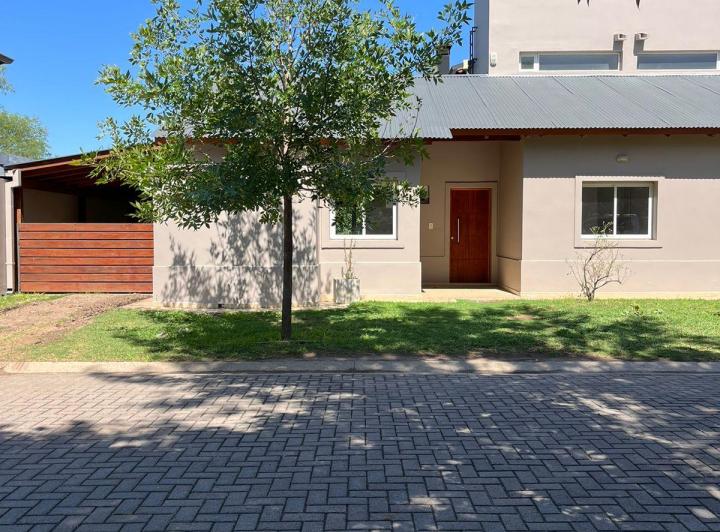 Casa · 190m² · 8 Ambientes · 2 Cocheras