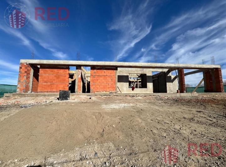 Casa · 180m² · 5 Ambientes · 2 Cocheras