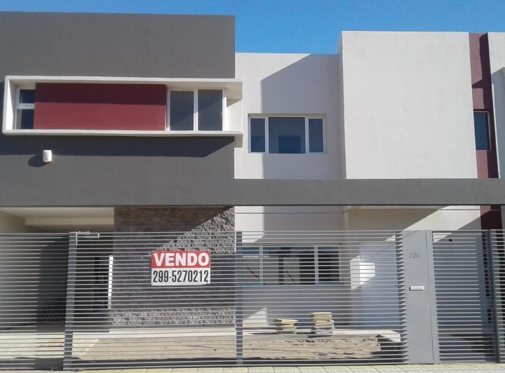 Casa · 140m² · 5 Ambientes · 1 Cochera