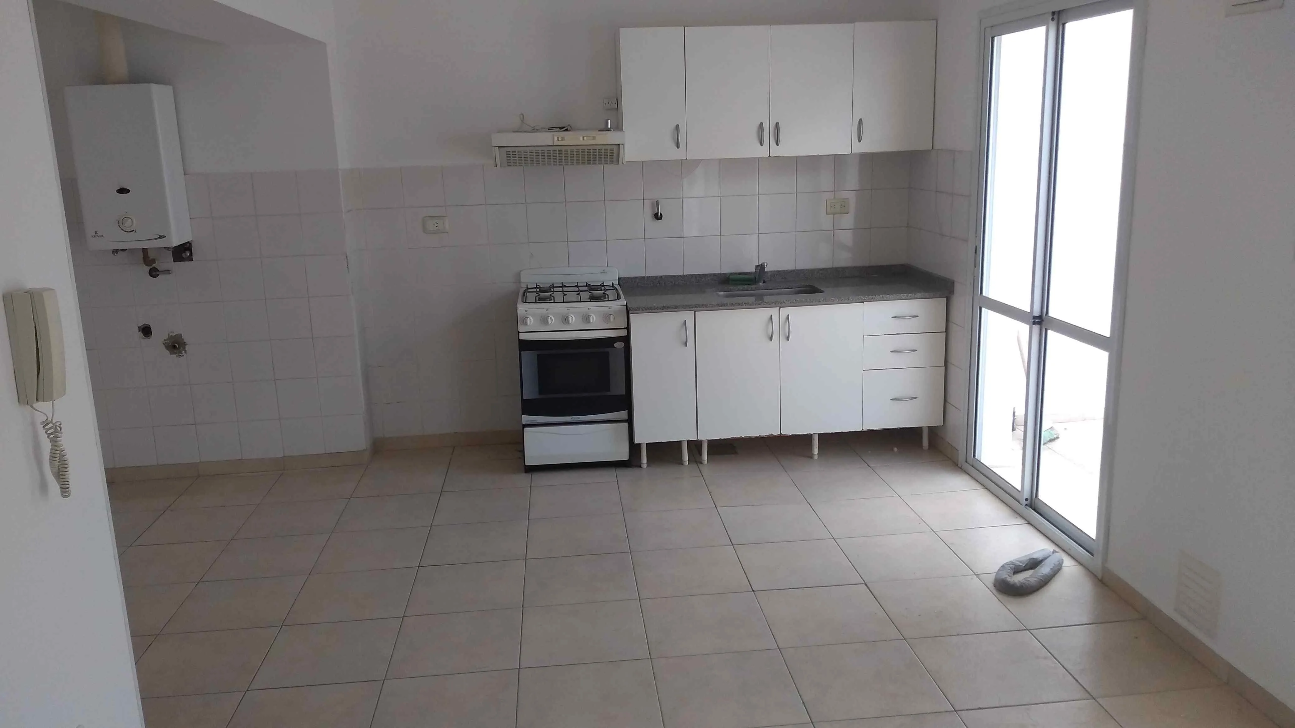 ALQUILO, FELIX FRIAS ZONA HIPERLIBERTAD. INTERNO C/ PATIO. 1 DORMITORIO