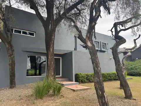 Casa en Alquiler en Lomas de los Carolinos, Countries y Barrios Cerrados en Córdoba Capital