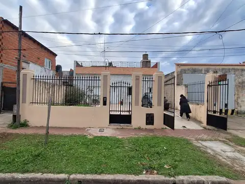 Casa en Venta en Pueblo Esther, Rosario