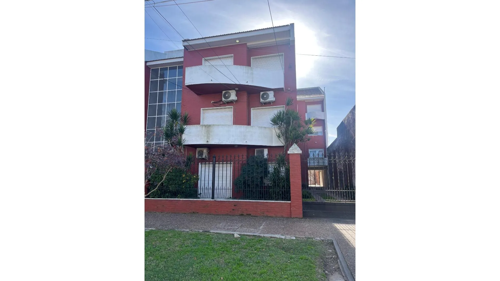 DEPARTAMENTO 3 AMB CON COCHERA  BALCON APTO CREDITO  !!!!