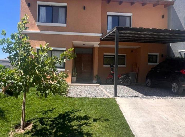Casa · 150m² · 9 Ambientes · 2 Cocheras