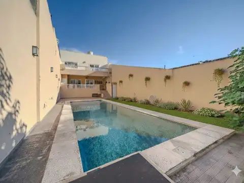 Casa en Venta en Flores, CABA