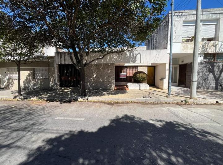 Casa · 255m² · 5 Ambientes