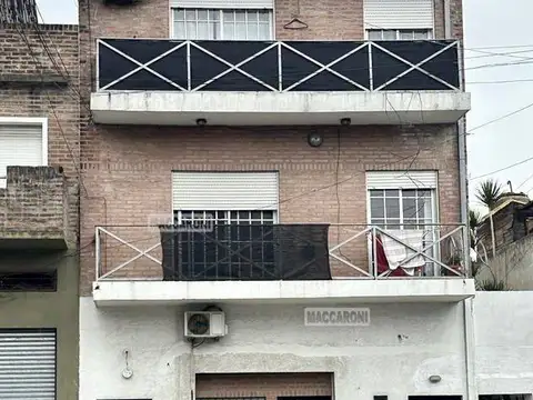 PH en Venta en Mataderos, CABA