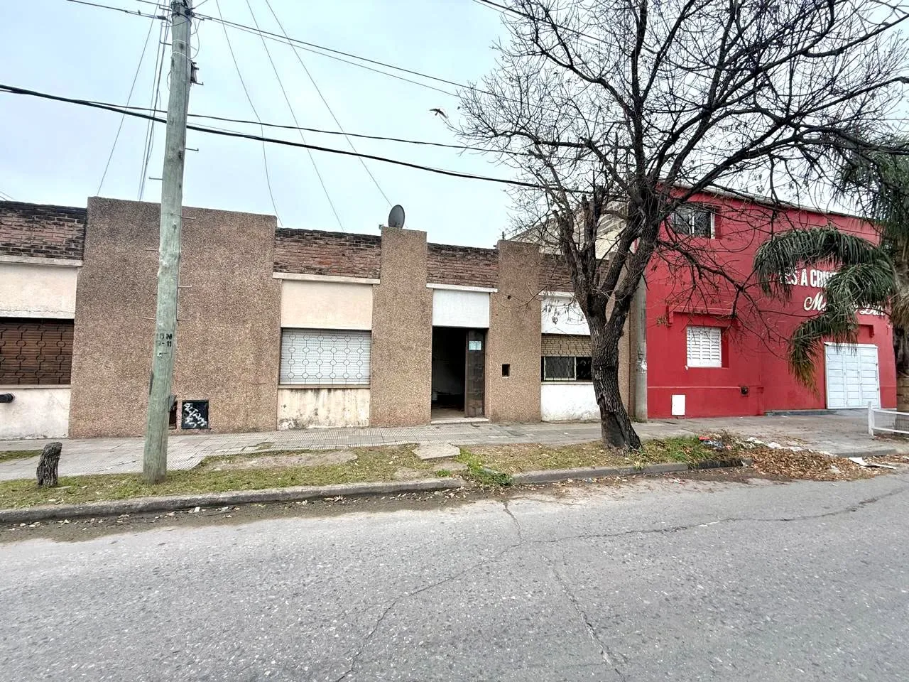 VENDO CASA A REFACCIONAR Bº ALTAMIRA!!!