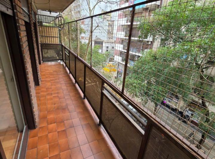 Departamento · 102m² · 4 Ambientes · 1 Cochera
