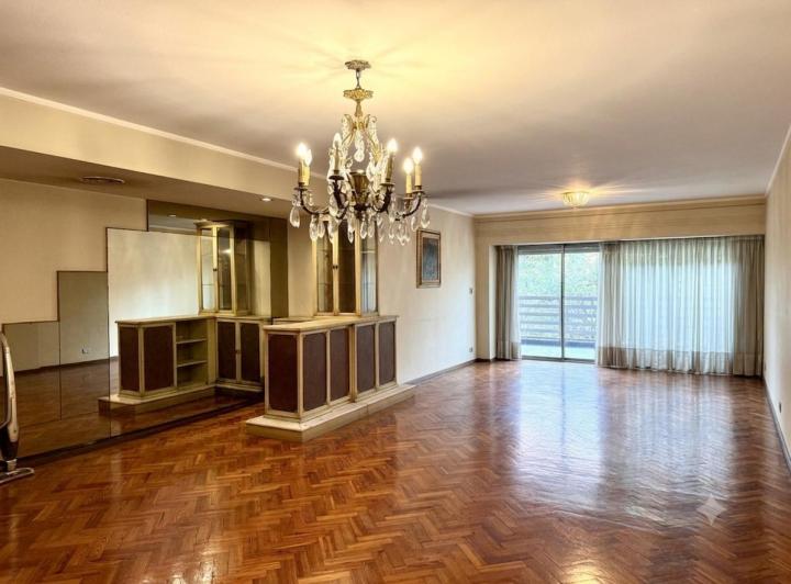 Departamento · 210m² · 6 Ambientes · 1 Cochera