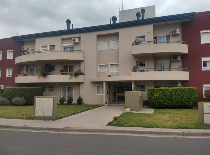 Departamento · 70m² · 4 Ambientes · 1 Cochera