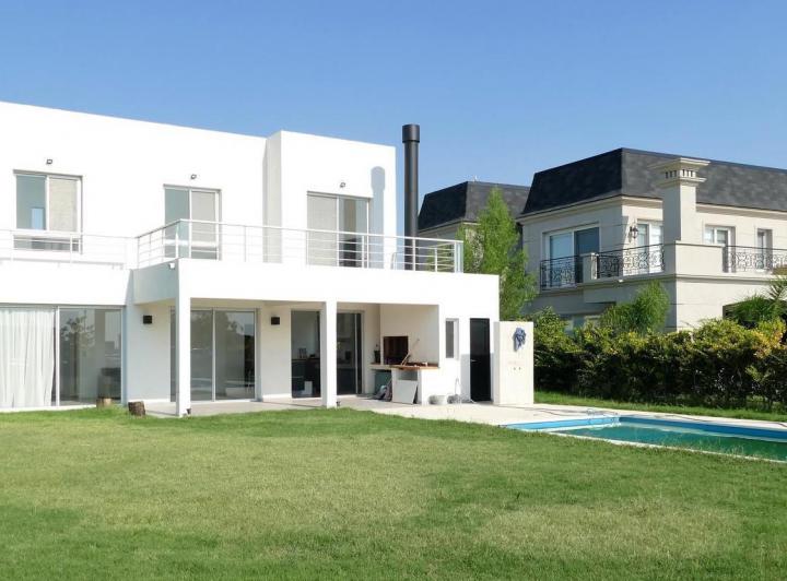 Casa · 176m² · 4 Ambientes · 2 Cocheras