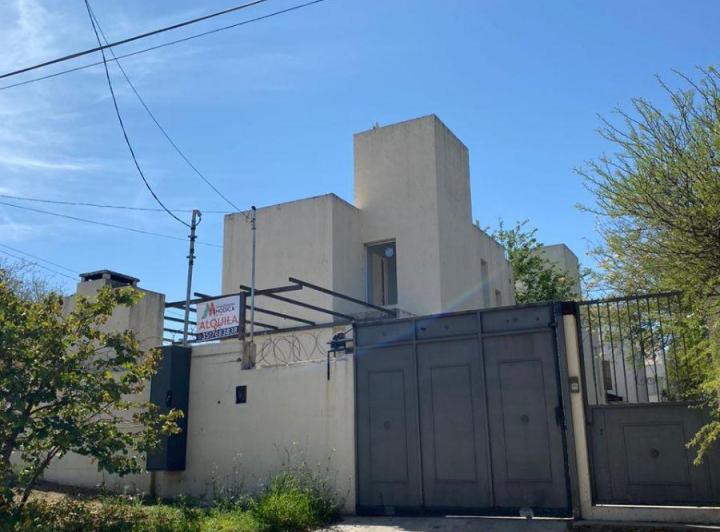 Casa · 45m² · 3 Ambientes · 1 Cochera