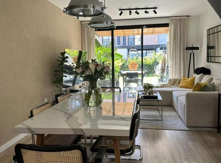 Casa · 95m² · 3 Ambientes · 2 Cocheras