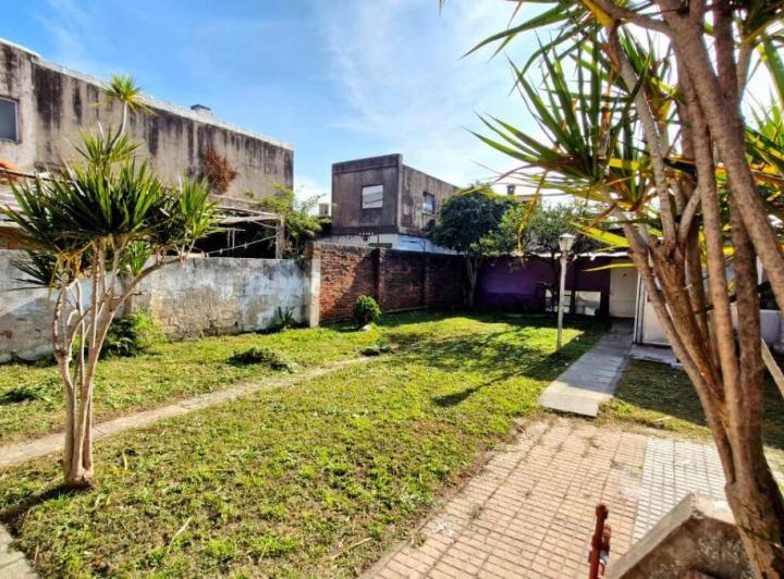 Casa · 80m² · 4 Ambientes · 1 Cochera