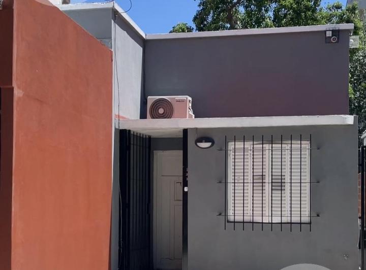 Casa · 90m² · 2 Dormitorios · 2 Cocheras
