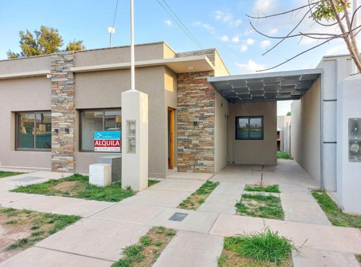 Casa · 80m² · 3 Ambientes · 1 Cochera