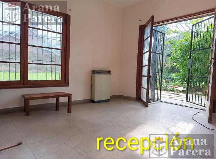 Casa · 240m² · 4 Ambientes · 2 Cocheras