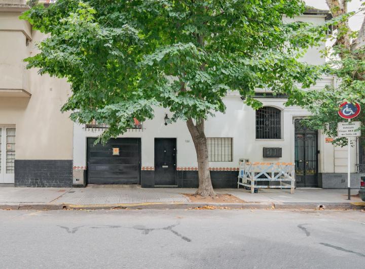 Casa · 214m² · 5 Ambientes · 1 Cochera